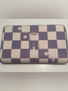 Coach CR789 Medium Id Zip Wallet With Checkerboard Print (Cream/Purple) - EUC